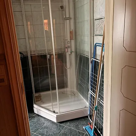 Entire 1st Floor Of An Older Two-unit House * フレドリクスタ